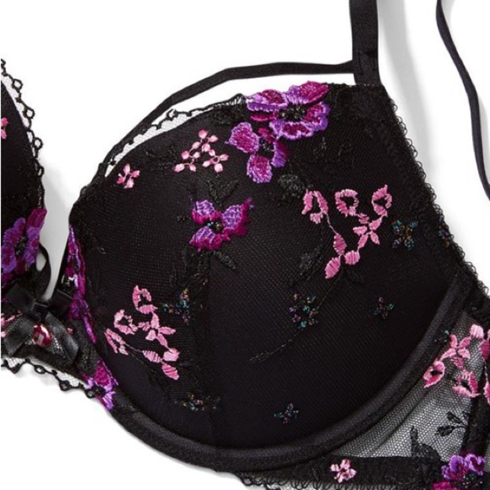 PRICE DROP - Victoria’s Secret Very Sexy Push Up Bra - Picture 5 of 5